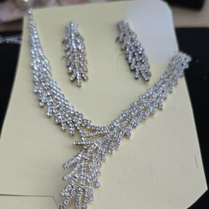 Elegant Silver Necklace and Earring Set